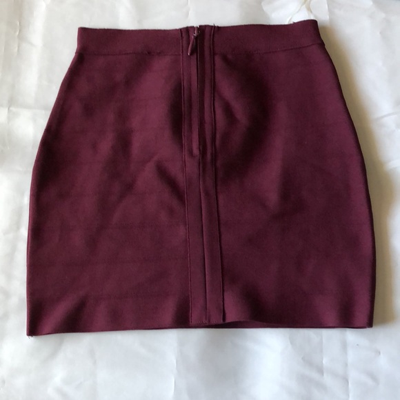 Women’s size medium Windsor wine color mini skirt - Picture 9 of 11